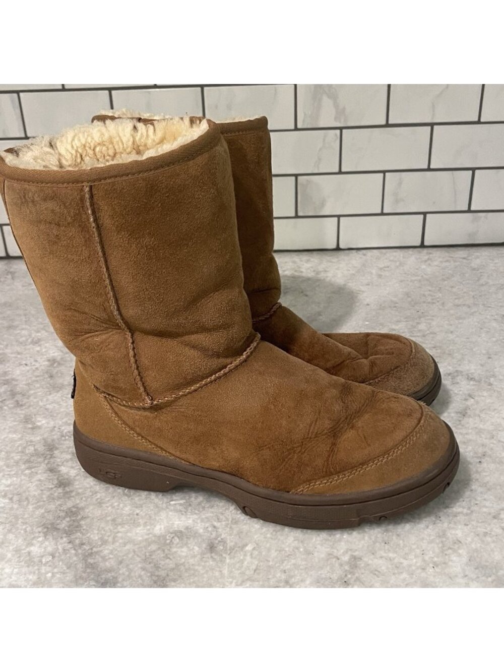 Ugg Classic Short Boots‎ Womens 8 Chestnut Tan Suede Leather Fur Lined Sheepskin